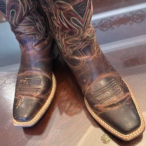 Ladies Ariat Boots 8.5
